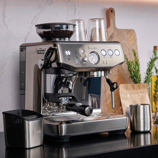 https://www.breville.com/content/breville/us/en/blog/coffee-and-espresso/how-to-clean-espresso-machine/_jcr_content/root/container_741553154/container/image.coreimg.85.1024.jpeg/1704159122794/10--bes876-bss-lifestyle-14-cmyk-1300x1300--jpeg-standard-custom-proxy.jpeg